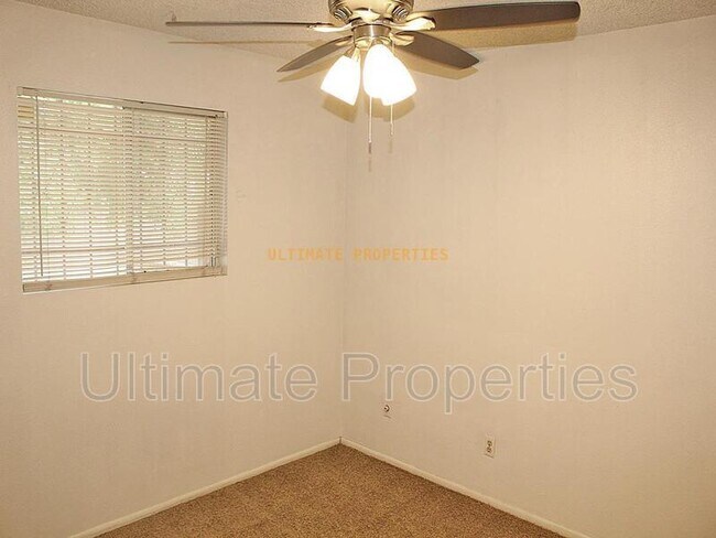 Building Photo - 4126 W Colter St