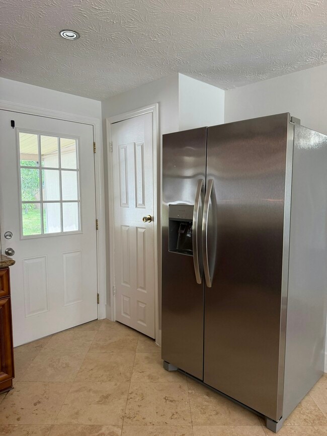 Building Photo - 4123 Lazy Hollow Ln N