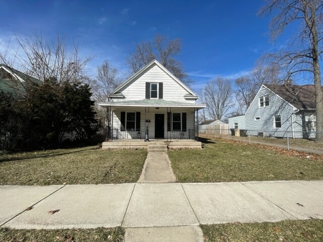 Building Photo - 1353 E Dayton St