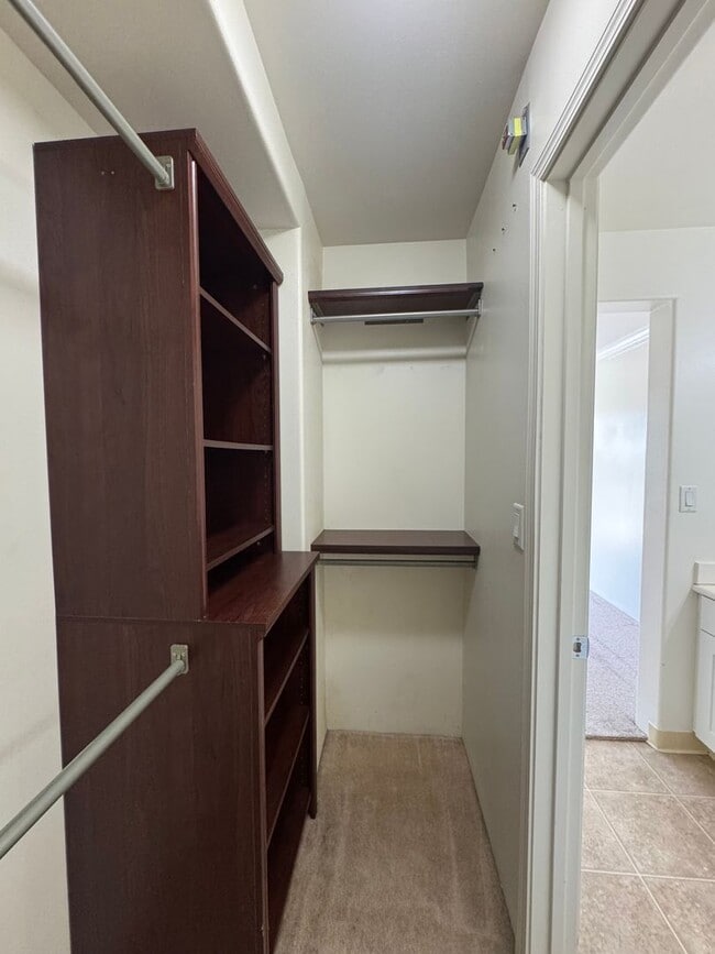 Building Photo - Stunning  3-Bedroom/2.5-Bath - $3850.00 Lo...