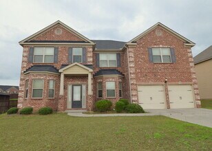 Building Photo - Huge 5 Bed/4 Bath Home Near Ft. Gordon