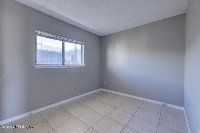 Building Photo - 400 1st St S