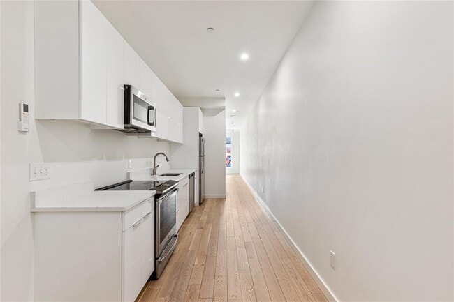 Building Photo - 71 Richmond St