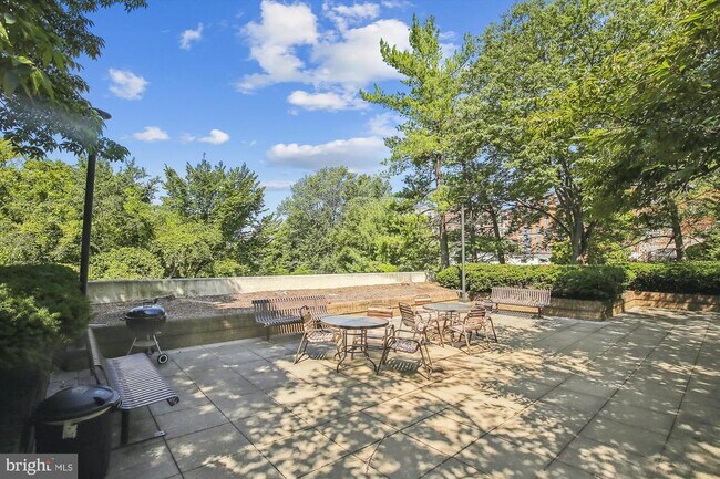 Building Photo - 1016 S Wayne St