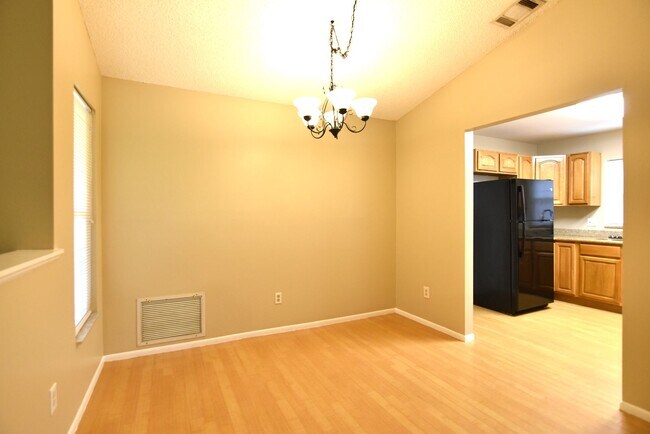 Building Photo - Water view 3/2 in Alafaya Woods. UPDATED k...