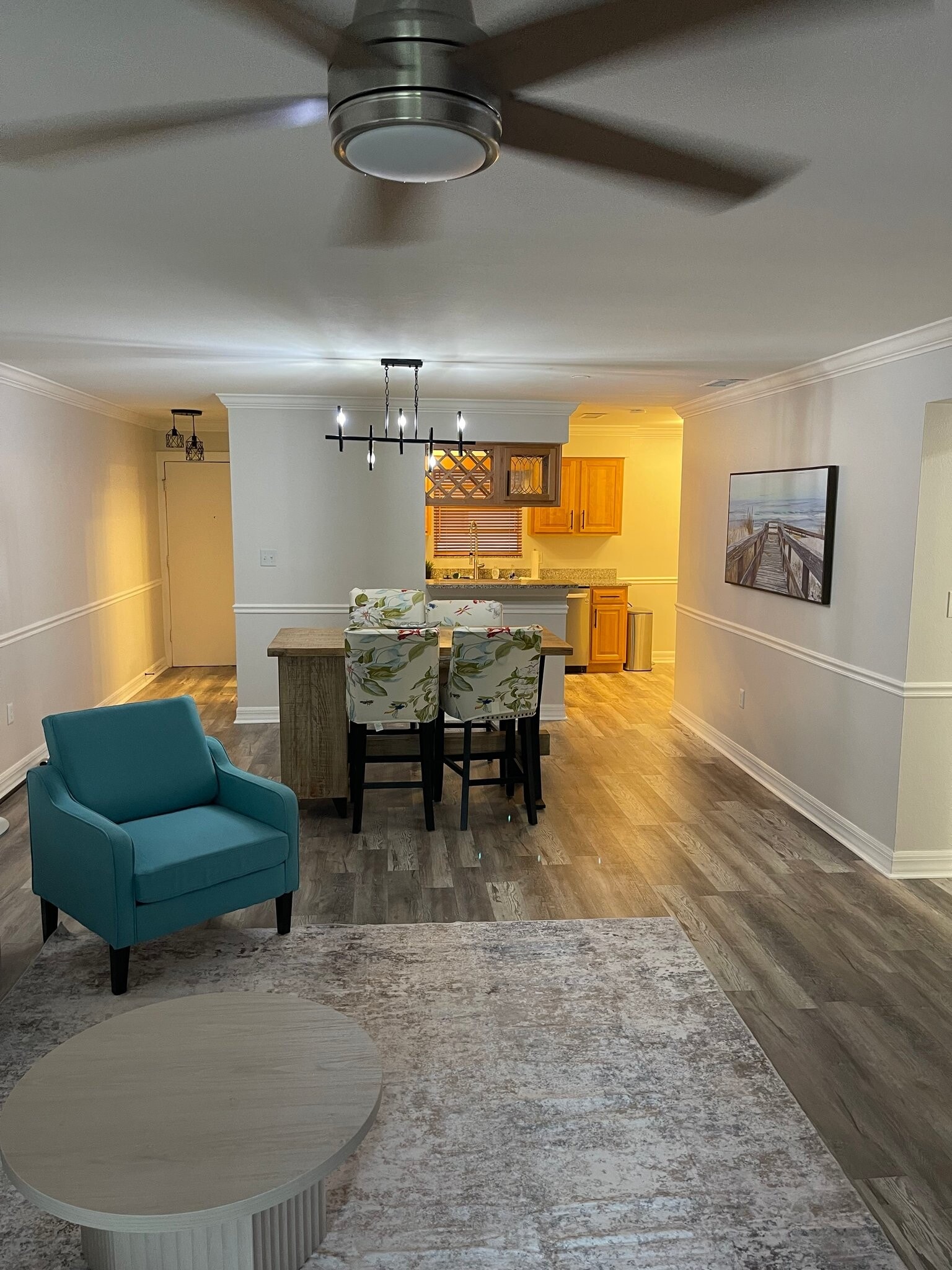 Building Photo - 3360 S Osprey Ave