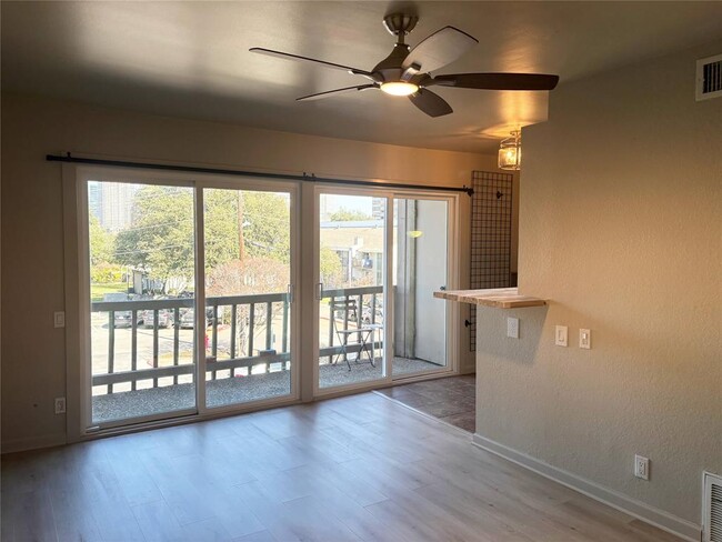 Building Photo - 620 S 1st St