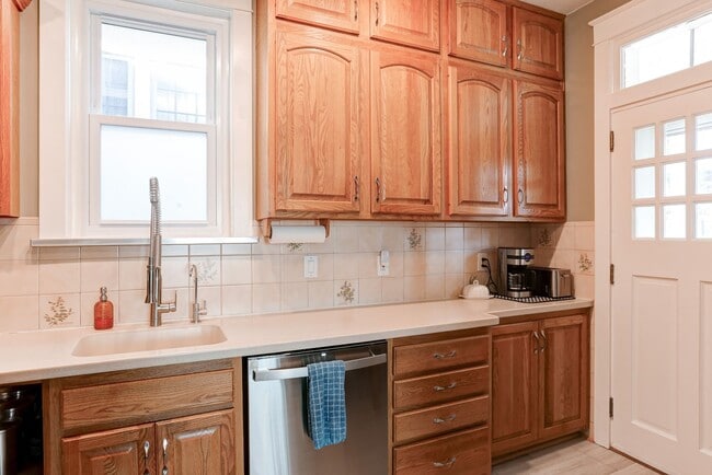 Building Photo - 3 Bed 1 Bath in Lemoyne Pa