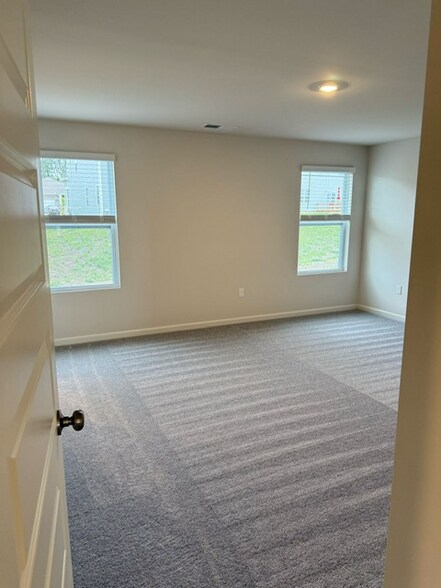 Building Photo - 600 Lyness Dr