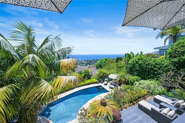 Building Photo - 875 Coast View Dr