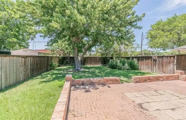 Building Photo - 3915 Spring Hollow Dr