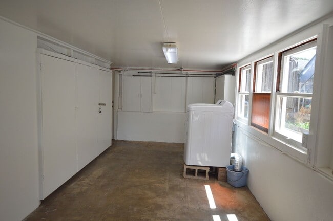 Building Photo - L769ach (REOM)