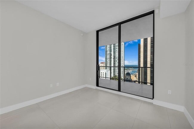 Building Photo - 275 1st Ave S