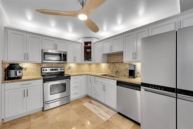 Building Photo - 531 N Ocean Blvd