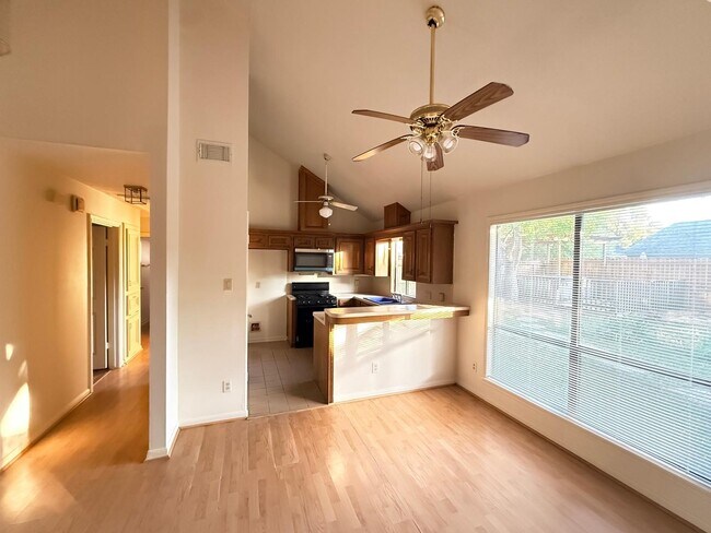 Building Photo - 16214 Dunmoor Dr