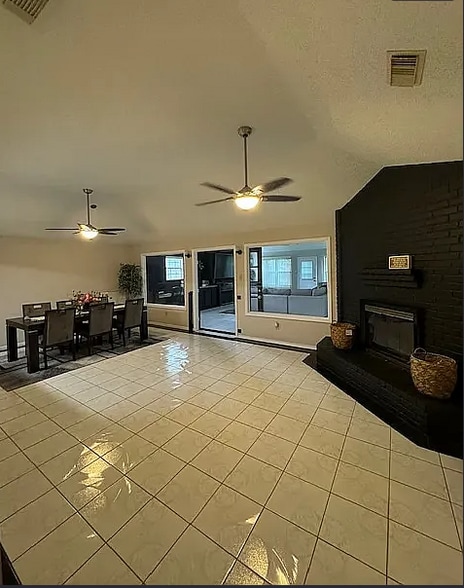 DINING ROOM/LIVING ROOM - 1219 Lynn Ln