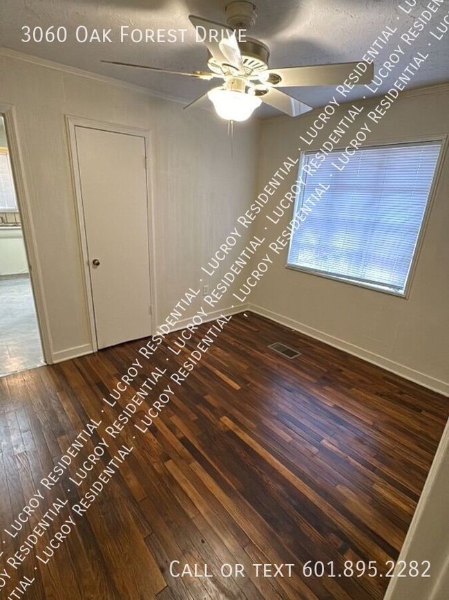 Building Photo - 3-Bedroom Home with Hardwood Floors in Jac...