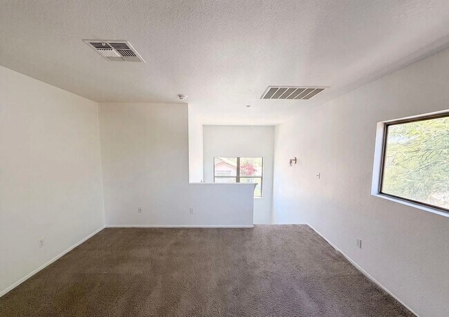 Building Photo - 7501 E Deer Valley Rd