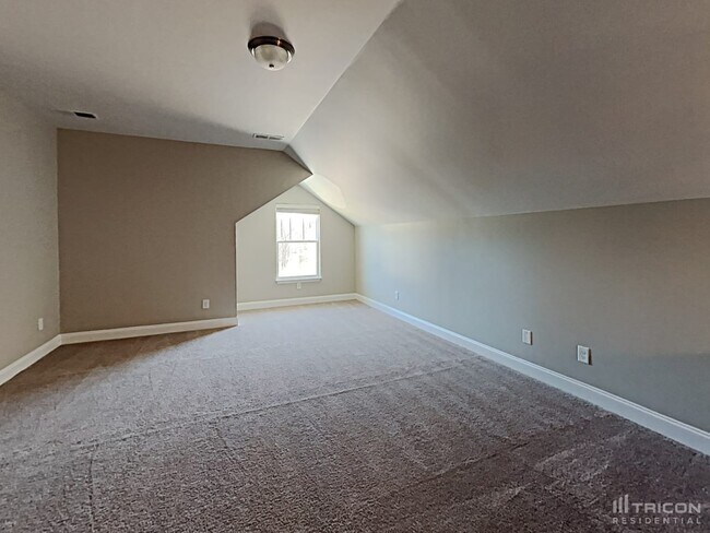 Building Photo - 1104 Downing Bluff Dr