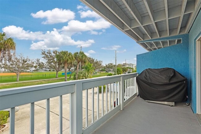 Building Photo - 11820 Capri Cir S