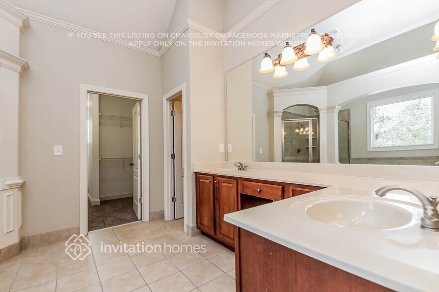 Building Photo - 3760 Raven Wood Chase