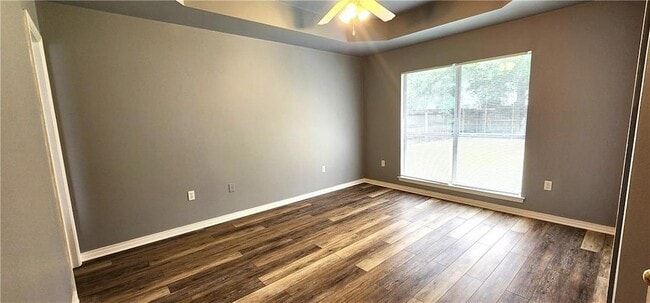Building Photo - 6 Deforest Dr
