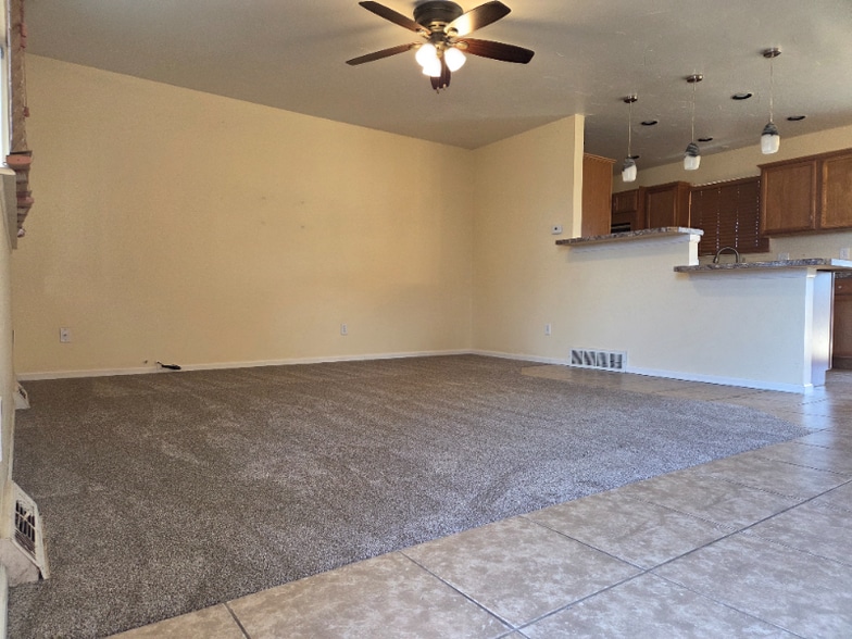 Building Photo - 1871 Shumway Ave