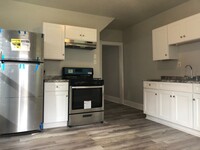 Building Photo - 3BR, Northeast Lancaster City
