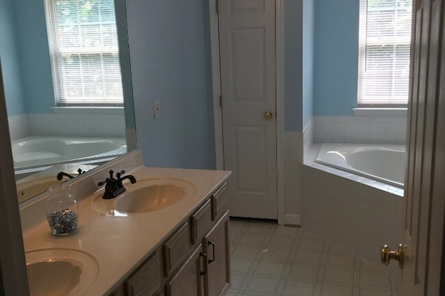 Building Photo - 6707 Glasgow St