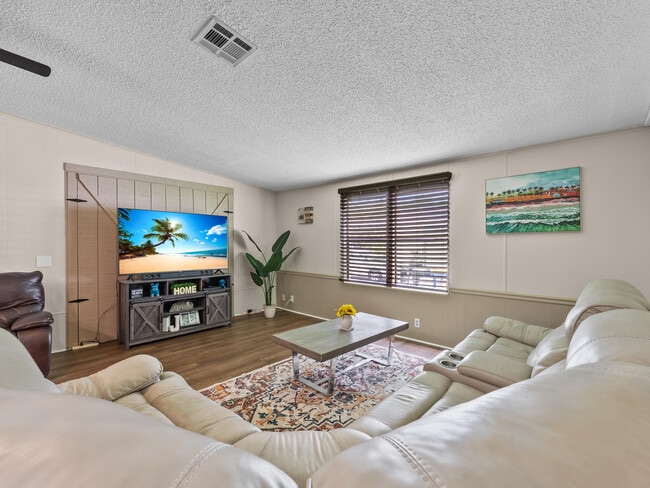 Building Photo - 2855 SW Monarch Trail