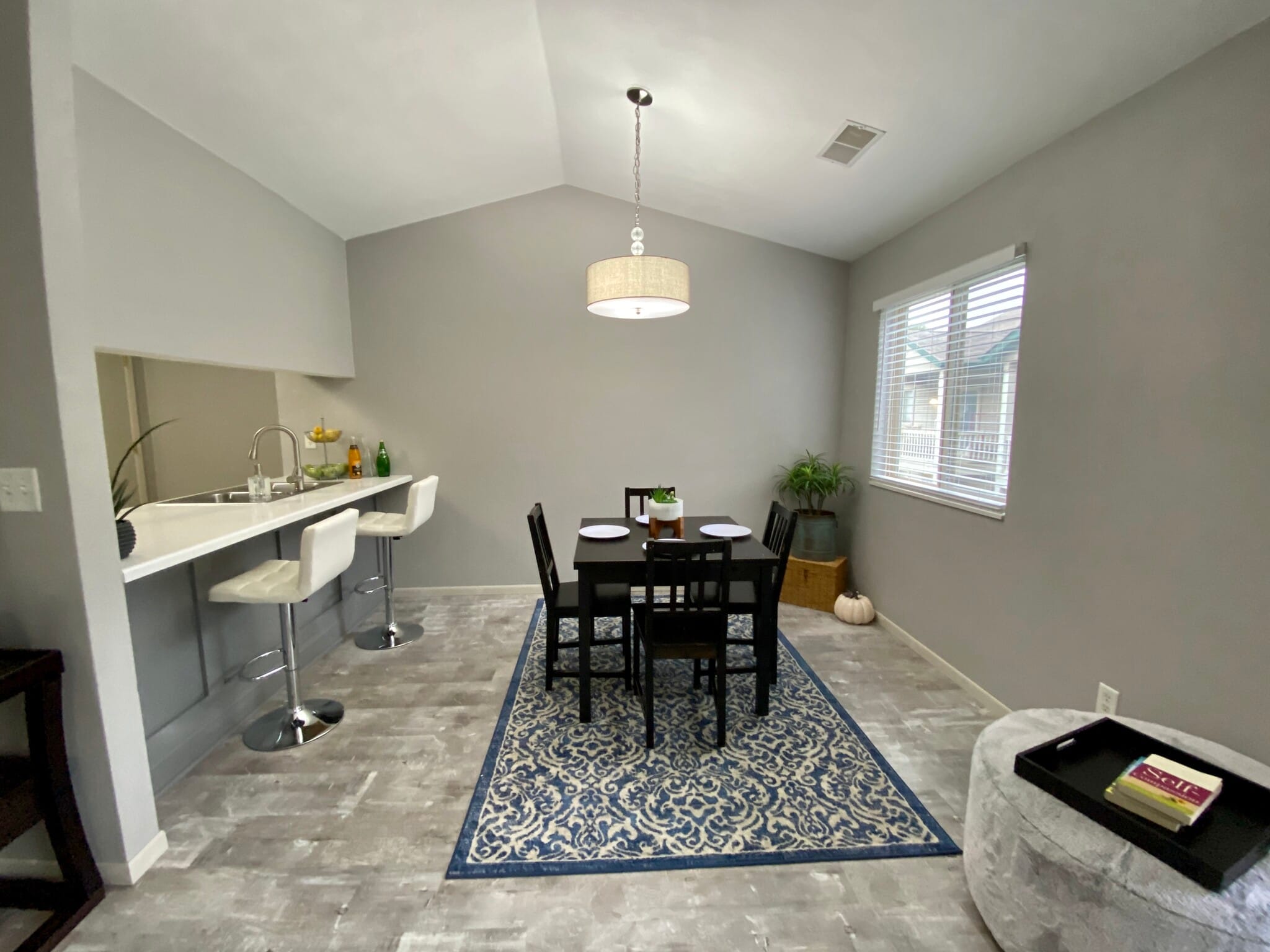 Building Photo - 1050 Minns Dr