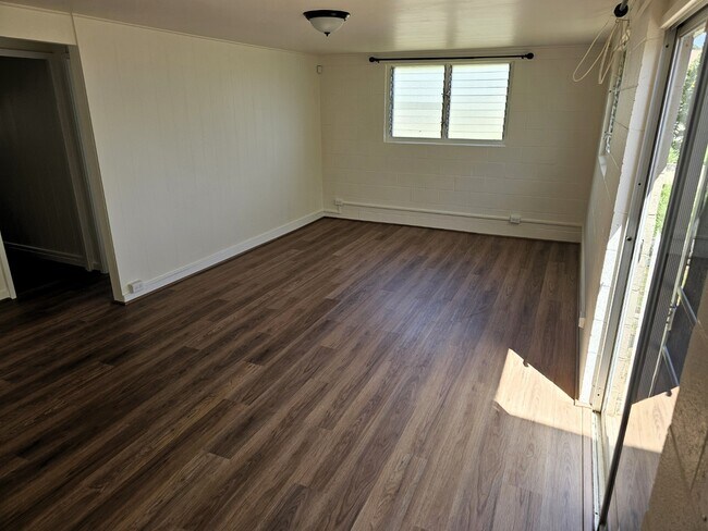 Building Photo - 4 bed, 2.5 bath single family house, Liliha neighborhood.