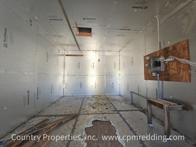 Building Photo - Remodeled Spacious House with Shop on 5 Ac...