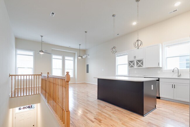 Primary Photo - 1204 N 30th St