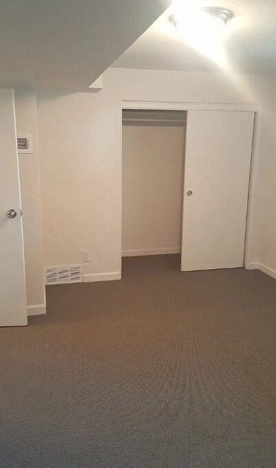 Building Photo - Spacious 5-Bedroom Gem on Locust Street – ...