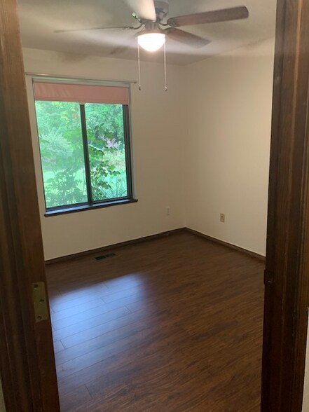 Building Photo - 14830 SE Wanda Dr