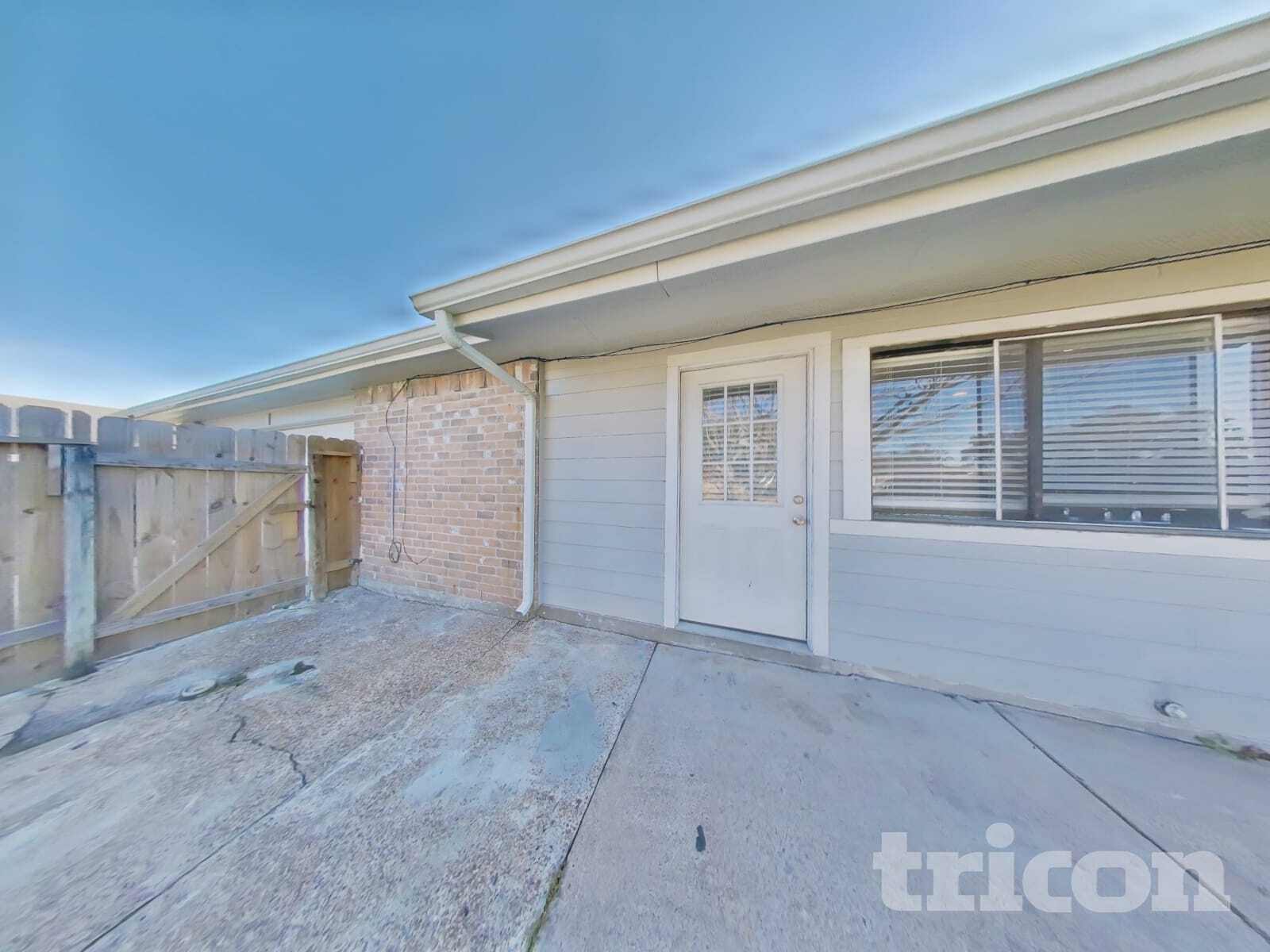 Building Photo - 6127 Larchbrook Dr