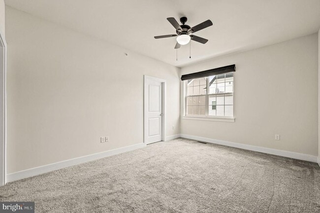 Building Photo - 127 Gaslight Aly