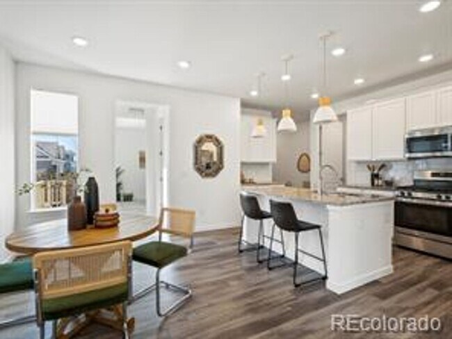 Building Photo - ***Beautiful 4 bed 3 bath nearly-new home ...