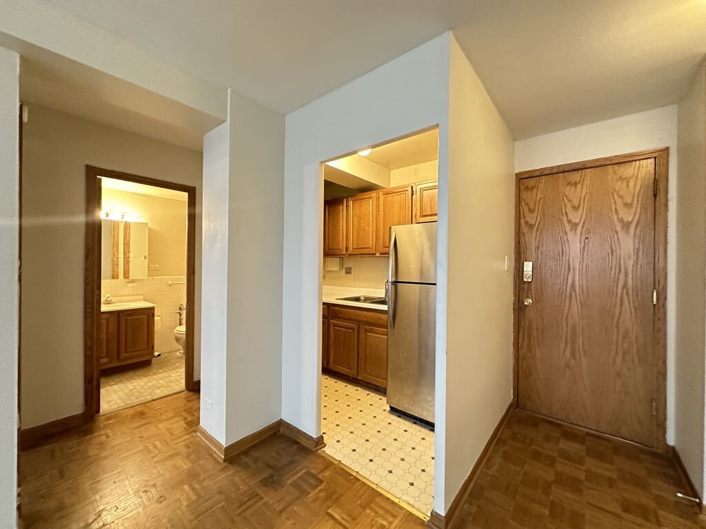 Building Photo - 4180 N Marine Dr