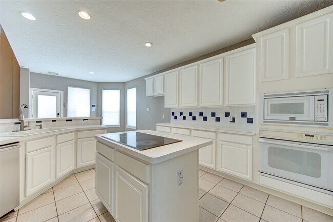 Building Photo - 2935 Apple Forest Ct
