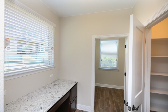 Building Photo - 5108 Alonso Dr