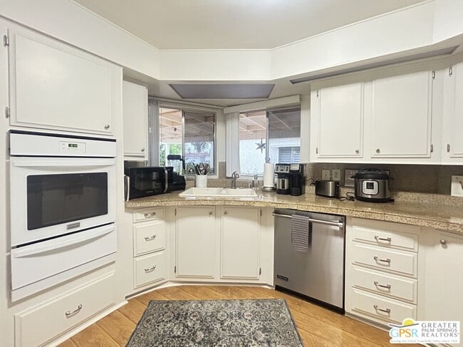 Building Photo - 74584 Nevada Cir E