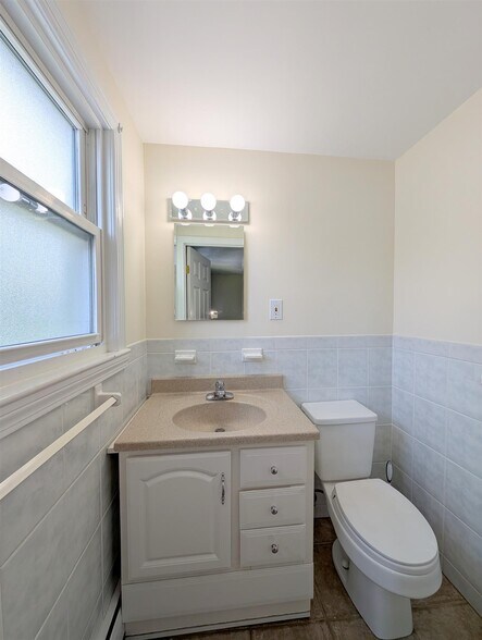 Building Photo - 5 Patrick St