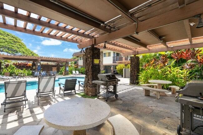 Building Photo - Spacious 1-Bedroom + Bonus Room Townhouse ...