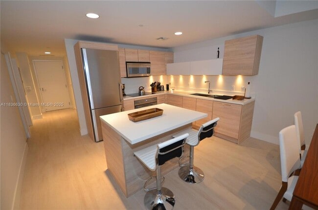 Building Photo - 16385 Biscayne Blvd