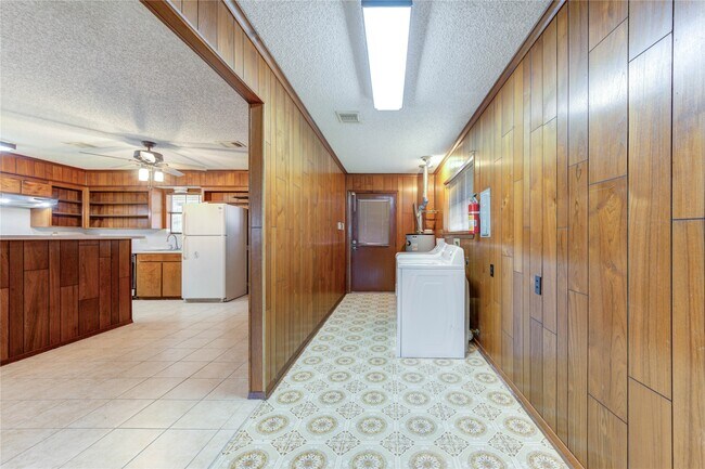 Building Photo - 4704 1st St