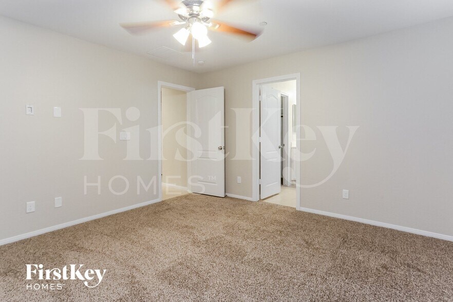 Building Photo - 8933 Hand Painted Ct