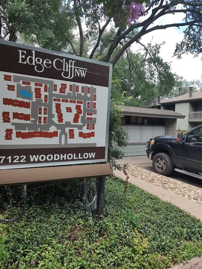 Building Photo - 7122 Wood Hollow Dr