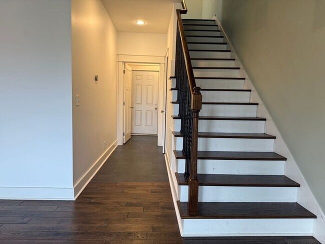 Building Photo - Beautiful Two-Story House in Woodbine - Fenced in Backyard